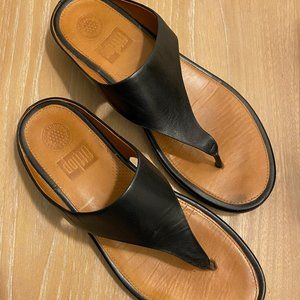 Black and Tan Leather Fitflop Sandals